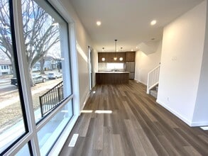 7728-7105 105 Ave NW in Edmonton, AB - Building Photo - Building Photo