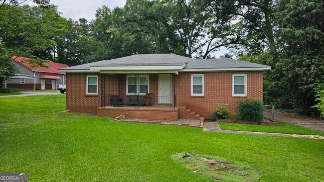 property at 510 N Lee St