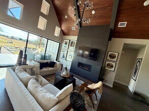 217 Northcrest Dr in Liberty Hill, TX - Building Photo - Building Photo