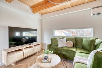 5018 NE 26th Ave in Portland, OR - Foto de edificio - Building Photo