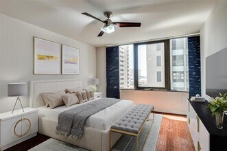 1200 Main St in Dallas, TX - Foto de edificio - Building Photo