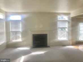14824 Links Pond Cir in Gainesville, VA - Building Photo - Building Photo