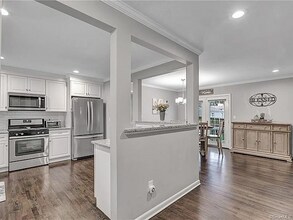 35 Delwood Rd in Stratford, CT - Foto de edificio - Building Photo