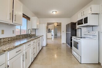 18202 N 19th St in Phoenix, AZ - Building Photo - Building Photo