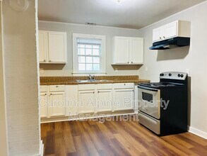 2554 Hemphill St in Charlotte, NC - Building Photo - Building Photo