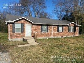 906 Laura St in Gallatin, TN - Building Photo