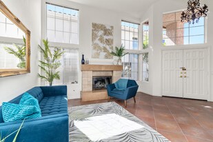 1553 Green Oak Rd in Vista, CA - Building Photo