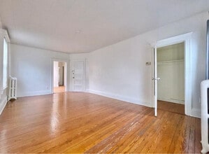 163 Glenwood Ave in Jersey City, NJ - Building Photo - Building Photo