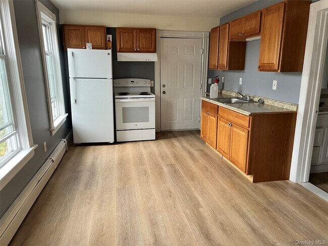 761 Main St in Arlington, NY - Building Photo - Building Photo