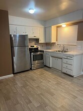 137 N Santa Rita St-Unit -139 N Santa Rita St in Los Banos, CA - Building Photo - Building Photo