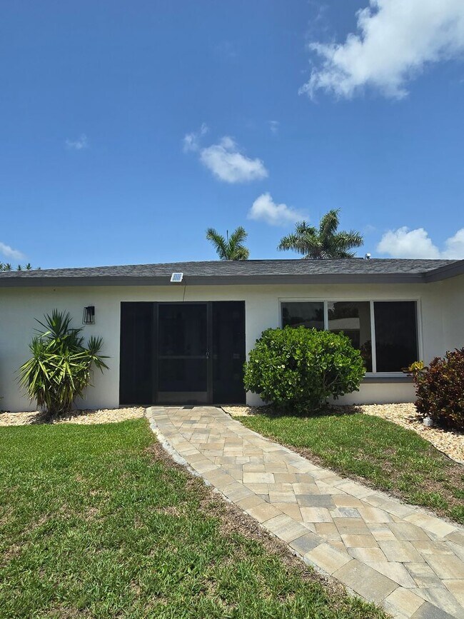 5156 Sunnybrook Ct in Cape Coral, FL - Building Photo - Building Photo