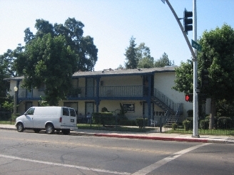 501 N Locust St in Visalia, CA - Building Photo