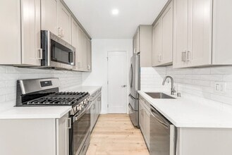 1414 S St Andrews Pl in Los Angeles, CA - Building Photo - Interior Photo