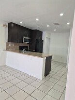 15421 SW 81st Cir Ln in Miami, FL - Building Photo