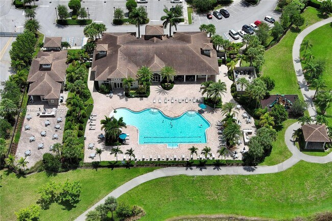 5140 Eucalyptus Dr in Hollywood, FL - Building Photo - Building Photo