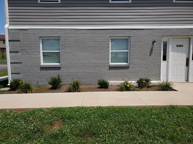 200 N Hill-N-Dale St-Unit -625 in Danville, KY - Building Photo - Building Photo