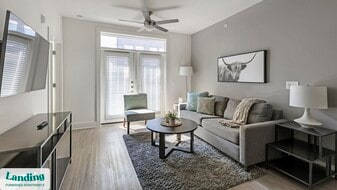 5200 White Settlement Rd in Fort Worth, TX - Building Photo