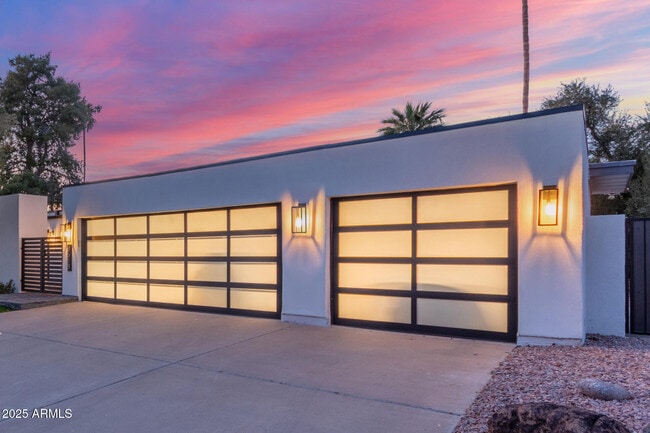 8618 E Vía De Encanto in Scottsdale, AZ - Building Photo - Building Photo