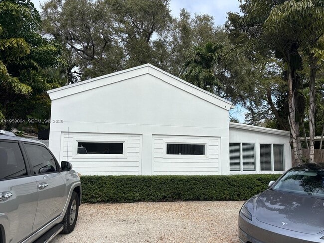 property at 3525 Poinciana Ave