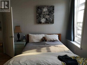 8 Simcoe St N in Oshawa, ON - Building Photo - Building Photo