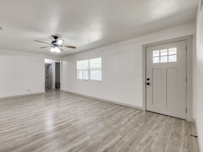 1300 N McKinley Ave in Sand Springs, OK - Building Photo - Building Photo