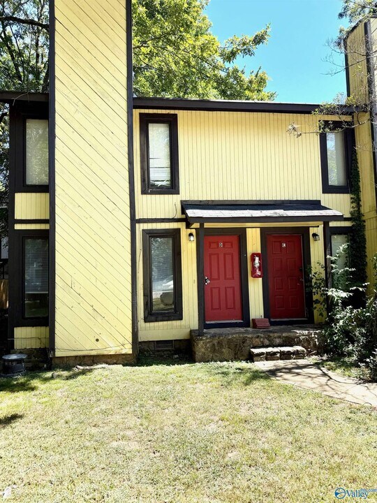 9015 Mahogany Row SE in Huntsville, AL - Building Photo