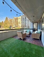 9280 Salish Ct in Burnaby, BC - Building Photo - Building Photo