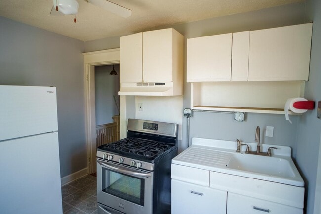 1920 E Washington St in Indianapolis, IN - Building Photo - Building Photo