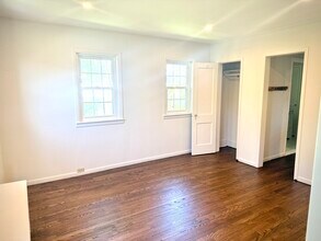 196 Woodrow Ave in Fairfield, CT - Building Photo - Building Photo