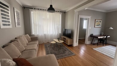 2867 E 77th St in Chicago, IL - Building Photo - Building Photo