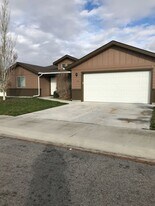 160 Boulder Dr in Buhl, ID - Building Photo
