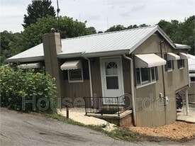 181.5 Lookout Rd in Woodfin, NC - Building Photo