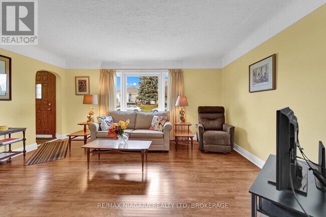 5428 Inglis Dr in Niagara Falls, ON - Building Photo - Building Photo
