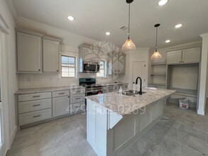 1040 Silver Birch St in Springdale, AR - Building Photo - Building Photo