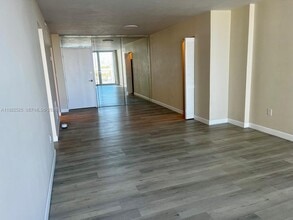 1865 79th Street Causeway in North Bay Village, FL - Building Photo - Building Photo