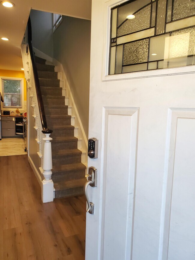 472 Ave E in Bayonne, NJ - Building Photo - Building Photo