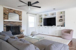 6269 Confederate Dr in Pensacola, FL - Building Photo