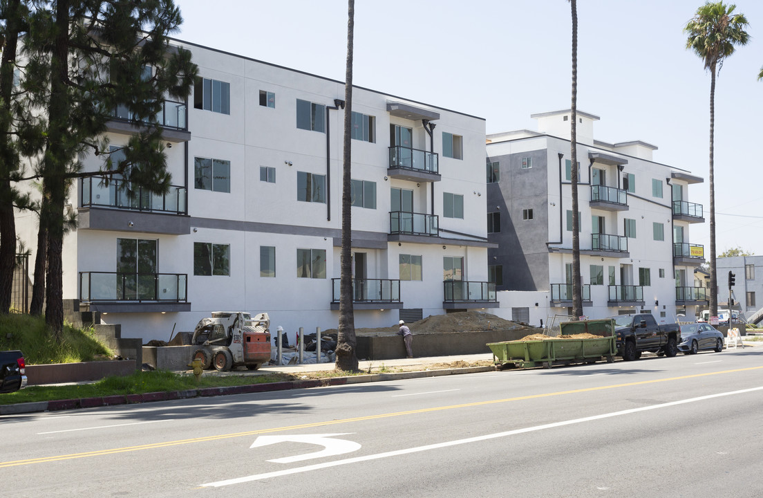 La Tijera Villas in Los Angeles, CA - Building Photo