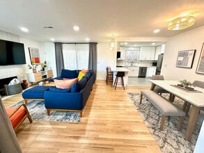 13505 Wilkie Ave in Gardena, CA - Foto de edificio - Building Photo