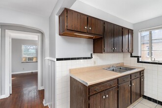 1627 Summit Rd in Cincinnati, OH - Foto de edificio - Interior Photo