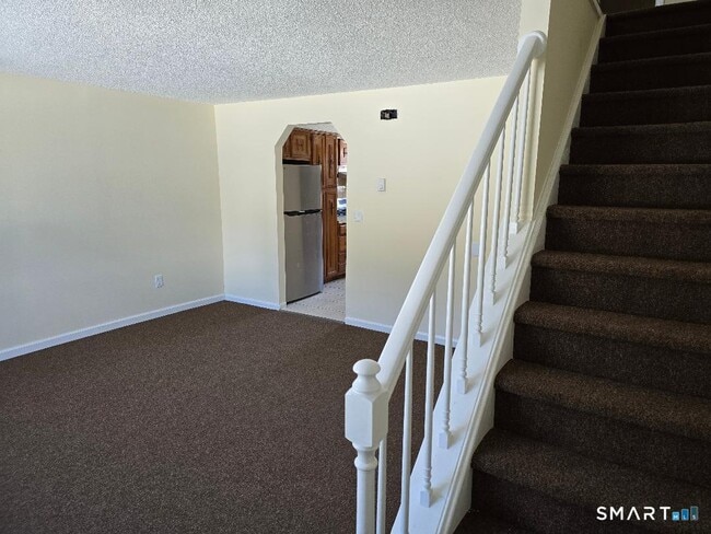 100 Mark Ln in Waterbury, CT - Building Photo - Building Photo