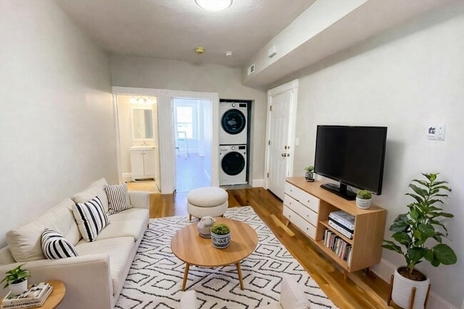 property at 7 Reedsdale St