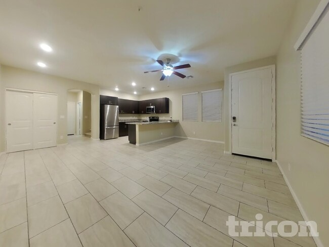 12576 W Lindbergh Dr in Peoria, AZ - Foto de edificio - Building Photo