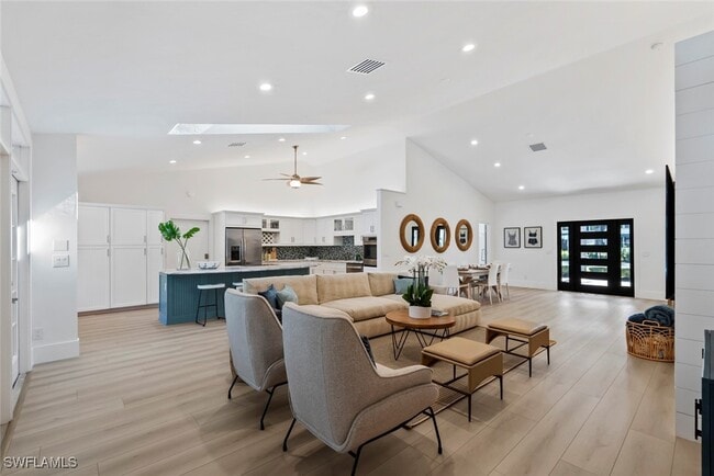 339 4th Ave N in Naples, FL - Building Photo - Building Photo