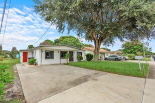 2008 Avenue N in Fort Pierce, FL - Building Photo