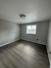 904 S Comstock Rd-Unit -ALVJ904 in Sutherlin, OR - Building Photo - Building Photo