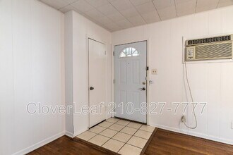 206 Williamsburg Pl in San Antonio, TX - Building Photo - Building Photo