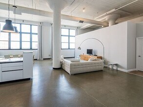 437 D St, Unit 5B in Boston, MA - Foto de edificio - Building Photo