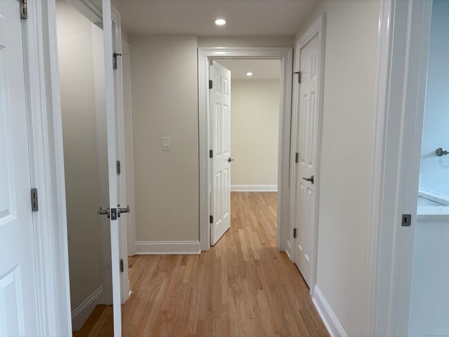15 Lyon Ave in Greenwich, CT - Building Photo - Building Photo
