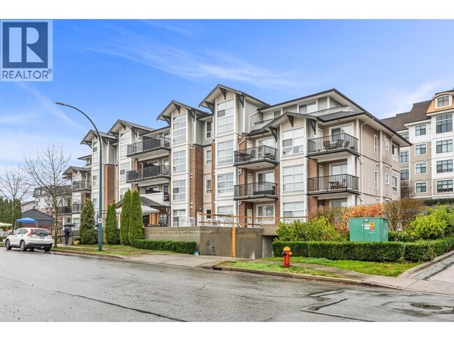 property at 827 Roderick Ave